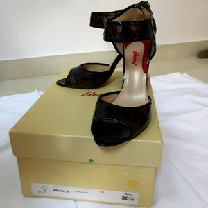 Brioni open toe high heel shoes. Excellent condition